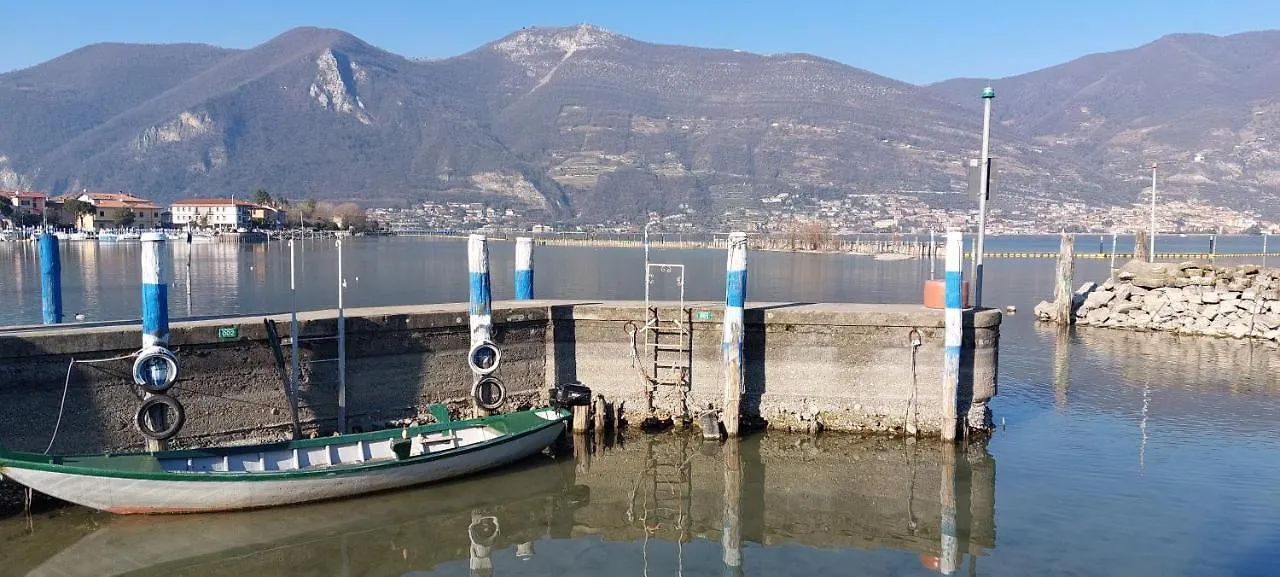 Chez Ary: Sulla Strada Del Lago Clusane